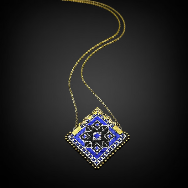 Silky Handmade Geometric Design Necklace & Pen...